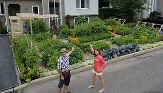 Saved! A Front Yard Vegetable Garden in Quebec