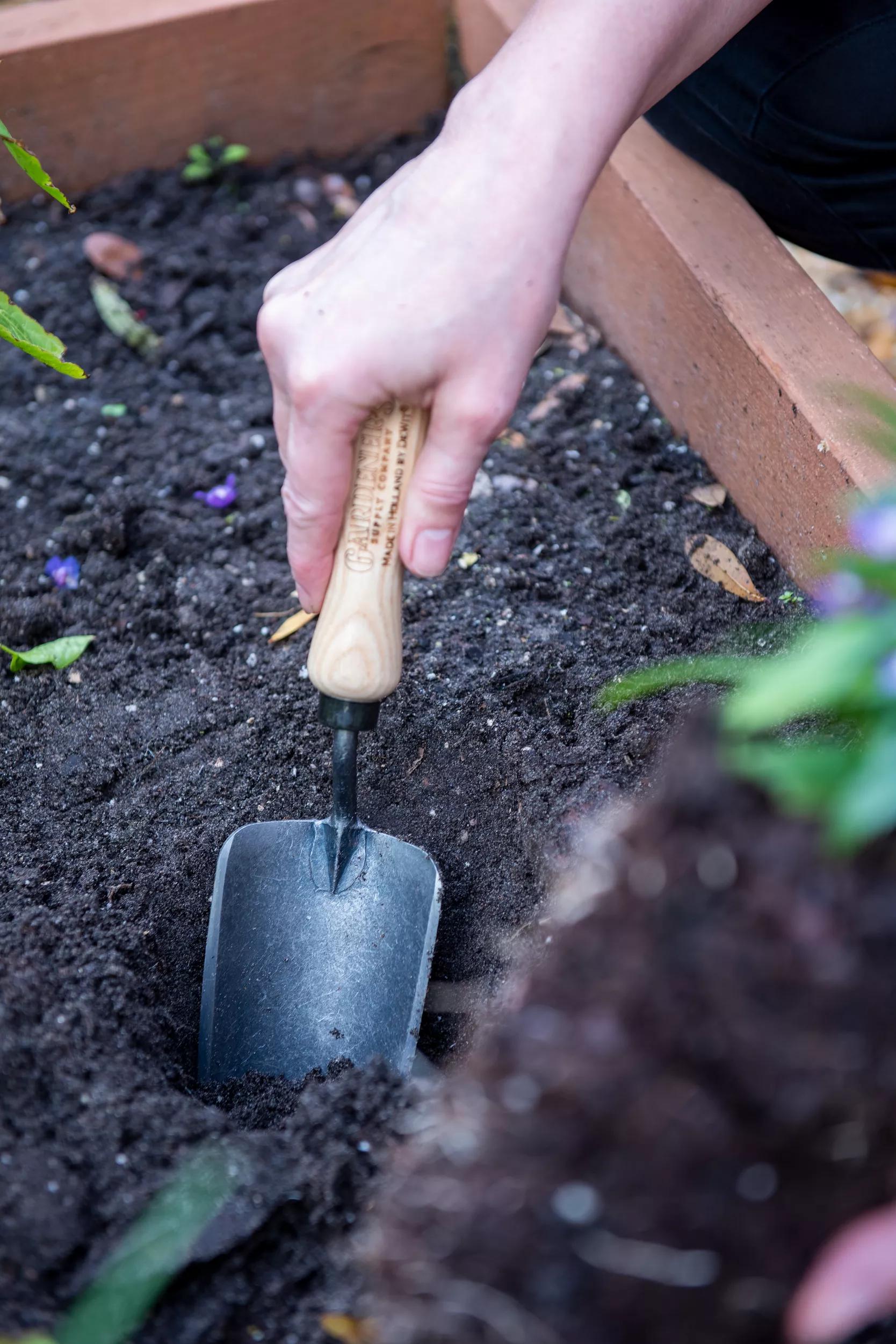 diy garden trowel Garden Trowel with Lifetime Guarantee | Hand Trowel