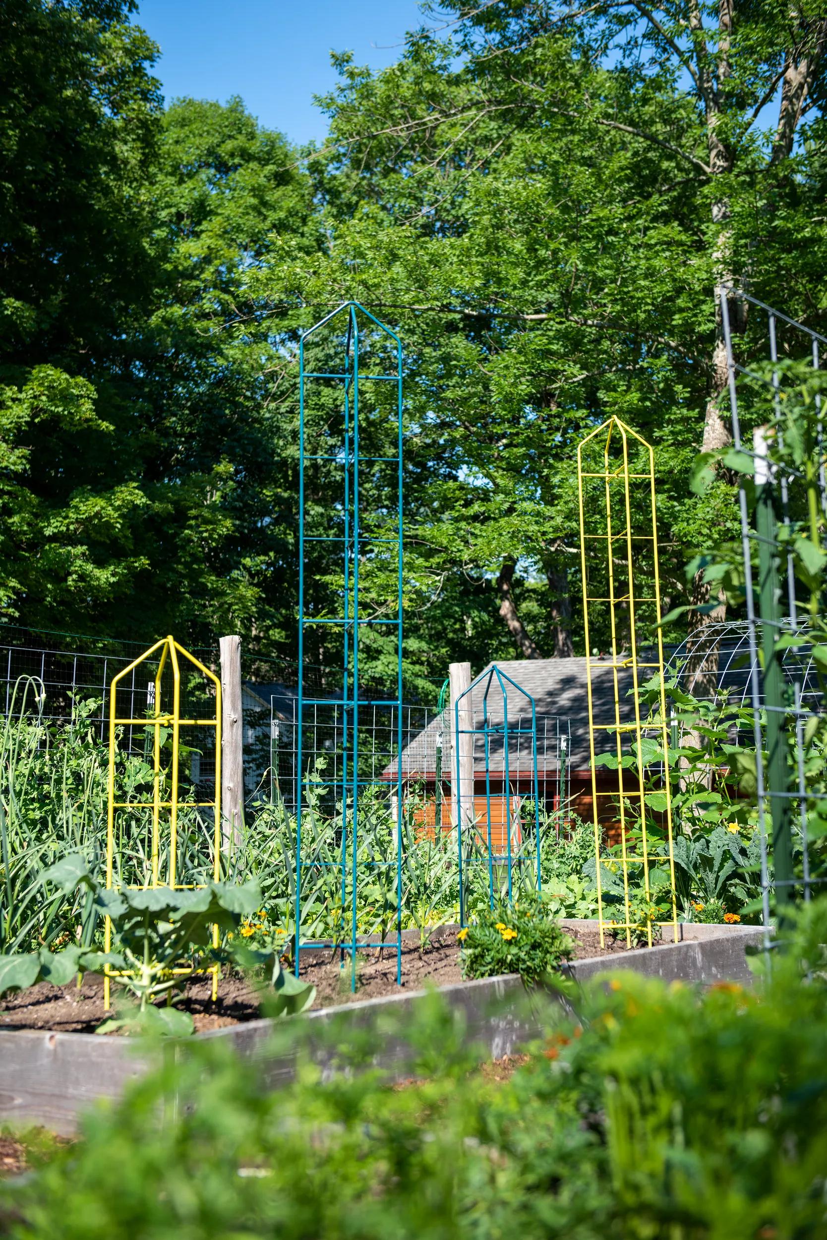 folding wood trellis Zenith Folding Garden Supports, Set of 2