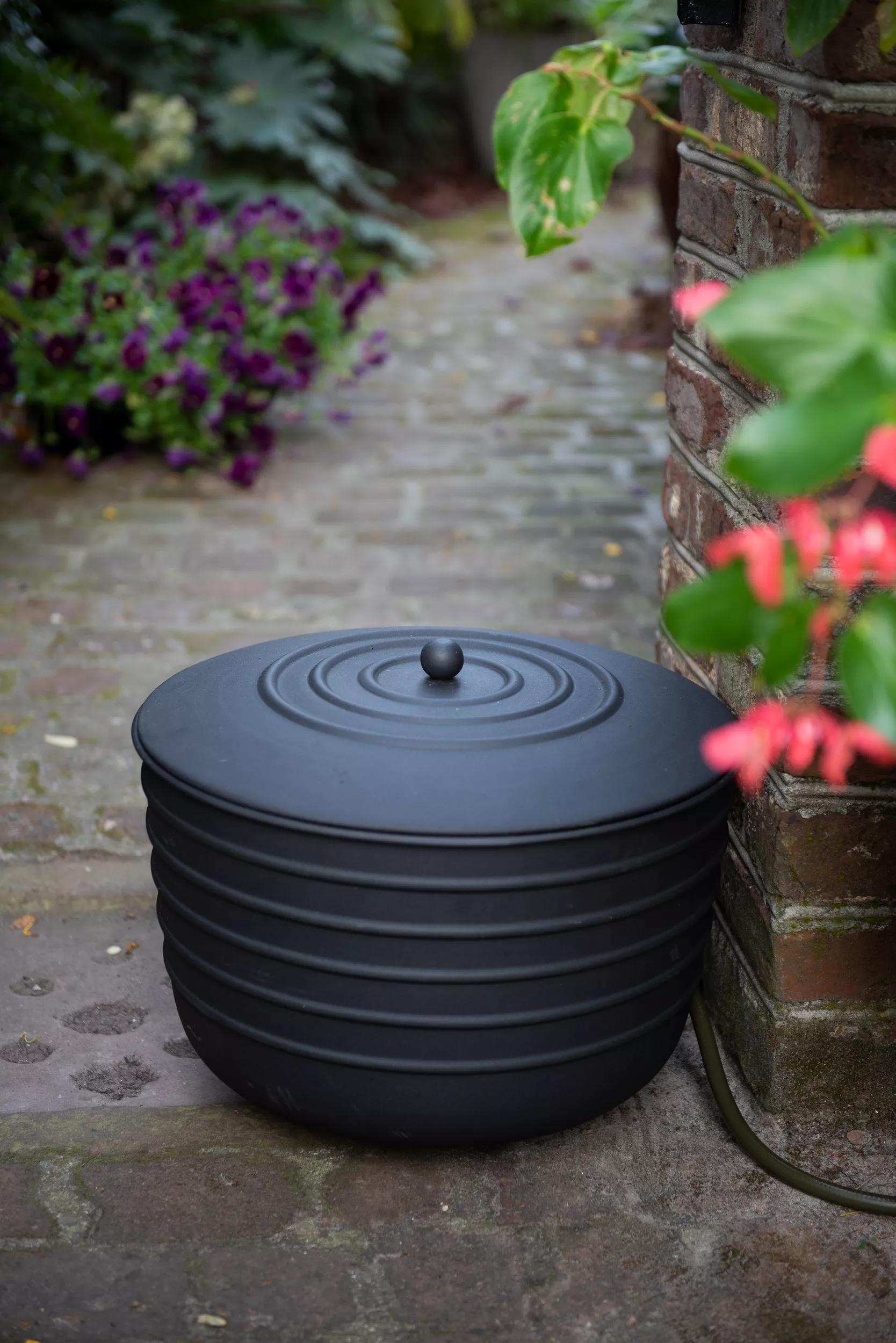 black ribbed plant pot Matte Black Ribbed Hose Pot with Lid