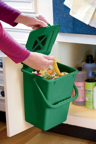  || https://assets.gardeners.com/transform/0e3a7aba-2c2e-463f-9f80-96a103146444/GS30708_100_compost-pail-odor-free-green-composting-indoors