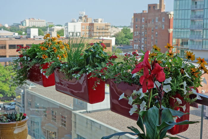 balcony-railing-planter.jpg
