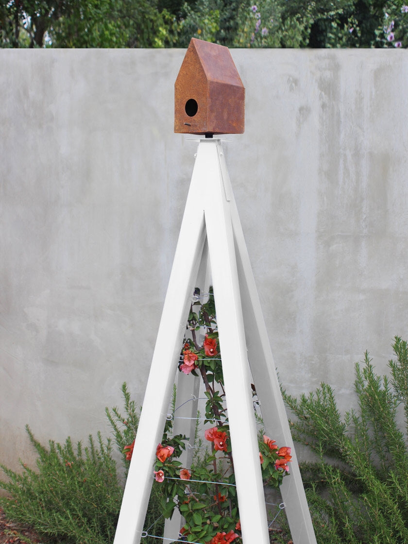 Bird Bungalow Akoris Garden Tuteur Sr, Metal Garden Obelisk Trellis With Bird Accents