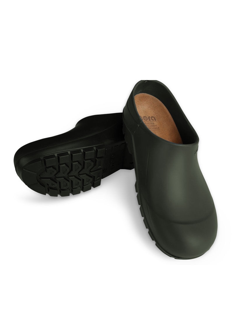 maroon sandals flat