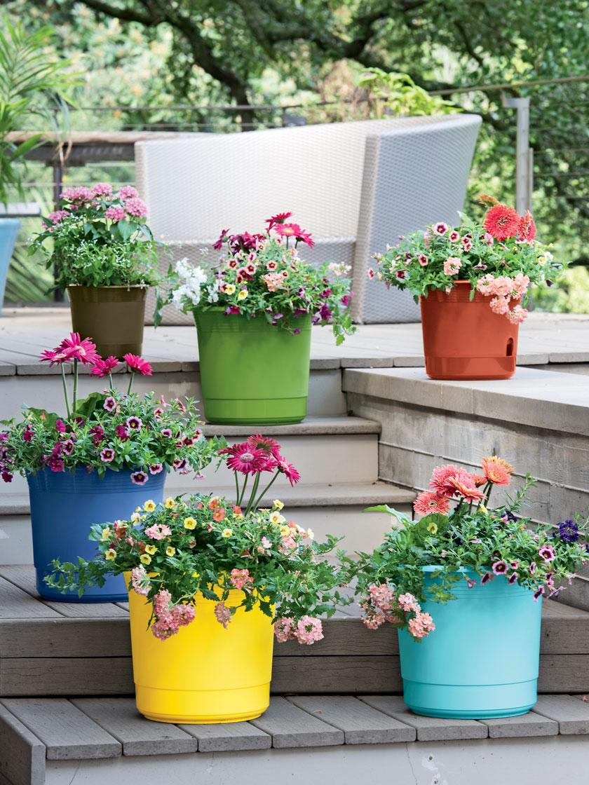 Self Watering Plant Flower Pot Plastic Planter Basket Garden Supply Home Garden Decoration Automatic Irrigation Plant Pot Color: White 
