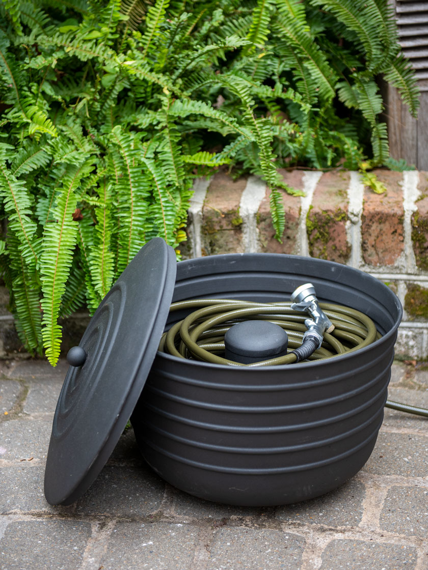 Matte Black Ribbed Hose Pot with Lid